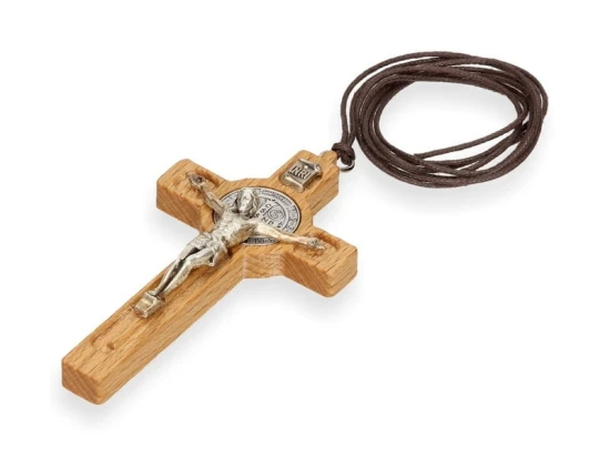 Krzyż Benedyktyński drewniany bukowy z rzemykiem - 8cm