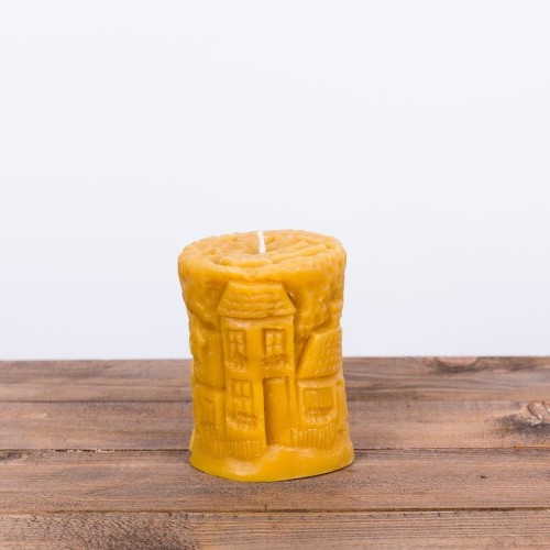 Świeca woskowa domek rzeźbiony