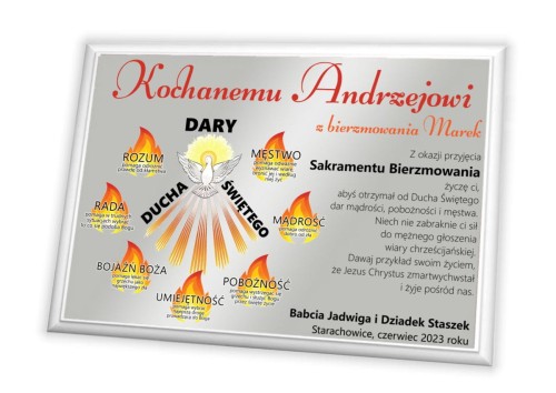 Pamiątkowa statuetka z okazji Bierzmowania - prezent na białym podkładzie