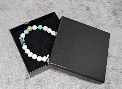 Bransoletka HOWLIT BIAŁY, JAPIS CESARSKI i srebrna AG róża wiatrów