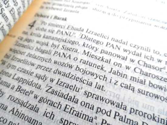 Pismo Święte ze złoceniami w pudełku drewnianym EKO ♻ nadruk UV - Pamiątka I Komunii Świętej