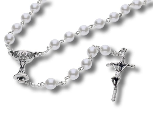 Różaniec w drewnianym pudełku z imieniem IHS Komunia GRAWER