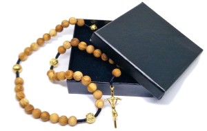 Różaniec papieski DRZEWO OLIWNE na sznurku makrama 