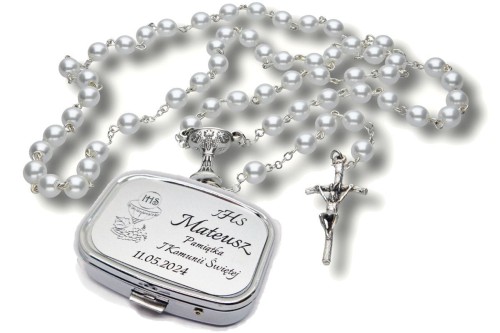 BIAŁA PERŁA Różaniec w pudełku z imieniem IHS Komunia GRAWER