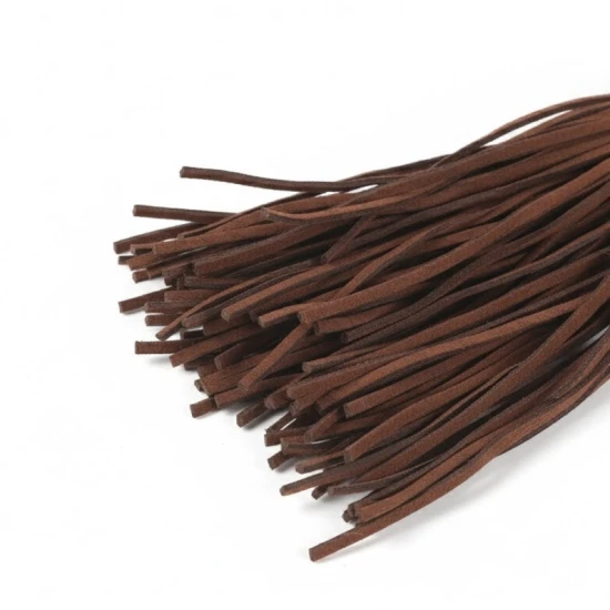 Rzemyk brązowy – do medalika lub krzyżyka, ok. 80 cm