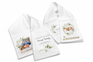 Szatka na Chrzest ze zdjęciem dziecka „Biały Jaśmin” – szal personalizowany