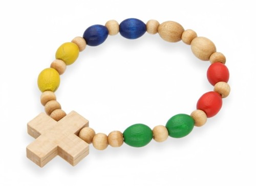 Różaniec drewniany na rękę – bransoletka misyjna z kolorowych paciorków i krzyżykiem