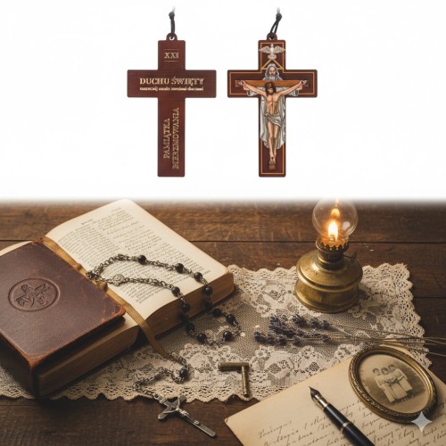 Krzyż drewniany do bierzmowania z rzemykiem w aranżacji vintage