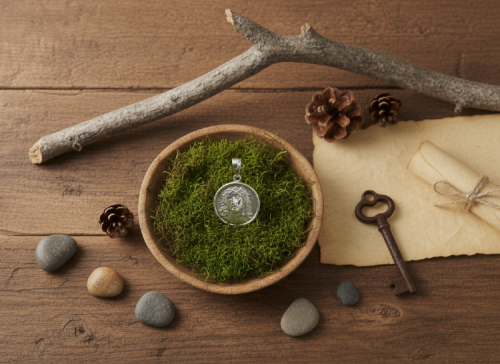 Medalik srebrny „Jezus Chrystus z koroną cierniową” pr. 925 – waga 3,8 g