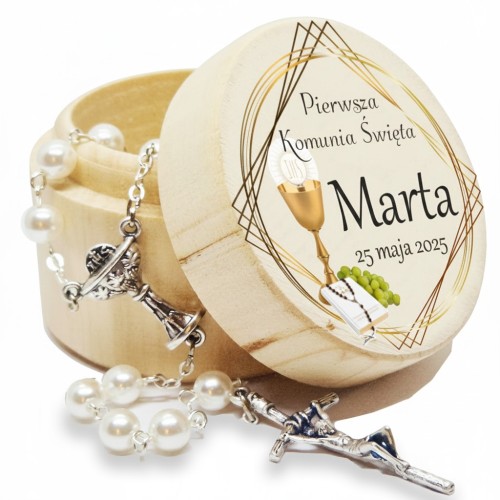 Różaniec komunijny w drewnianym pudełku z personalizowanym nadrukiem imienia i daty