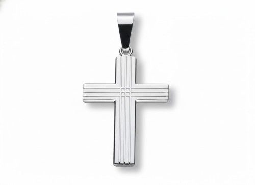 Klasyczny srebrny krzyżyk z precyzyjnym liniowym zdobieniem podkreślającym jego geometryczną formę i ponadczasowy charakter.