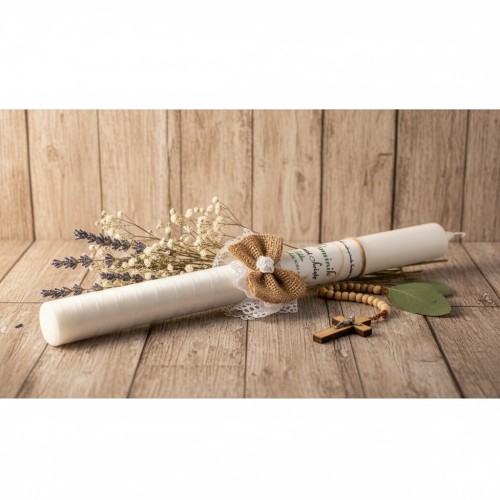 Polskie rzemiosło i dbałość o detal Każda świeca wykonywana jest z troską i starannością, dzięki czemu stanowi wyjątkowy element uroczystości i trwałą pamiątkę.