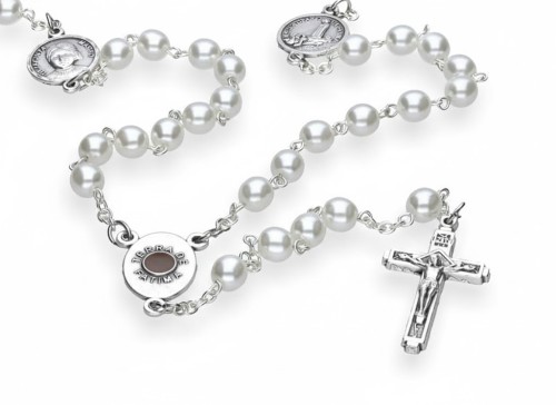 Perłowe paciorki 6 mm – elegancja i trwałość szkła czeskiego.