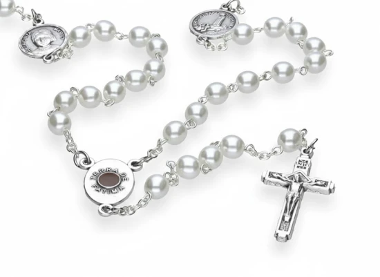 Perłowe paciorki 6 mm – elegancja i trwałość szkła czeskiego.