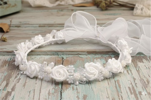 Elastyczny stelaż zapewnia idealne dopasowanie do głowy dziecka.