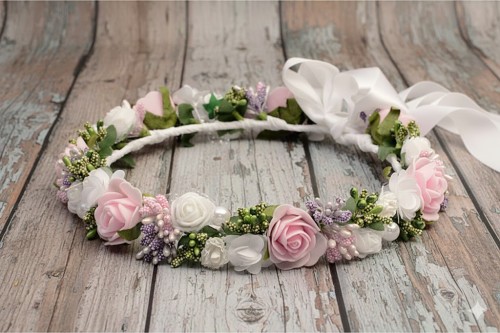 Zielone pączki nadają całości naturalności i lekkości.