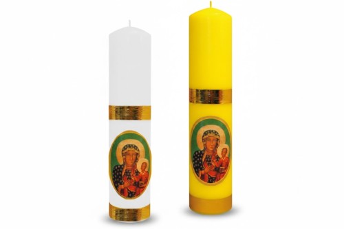 Duża świeca ołtarzowa z wizerunkiem Matki Bożej Częstochowskiej.