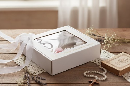 Pudełko na wianek komunijny IHS