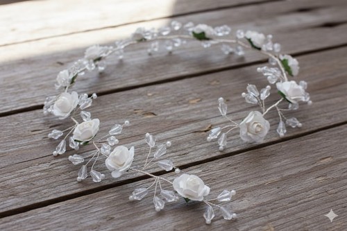 Uniwersalny rozmiar zapewnia wygodne i estetyczne ułożenie.