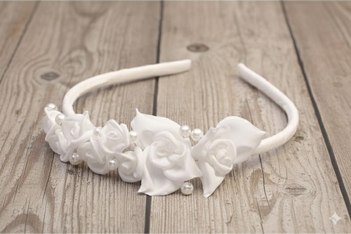 Lekka opaska zapewnia komfort noszenia przez cały dzień.