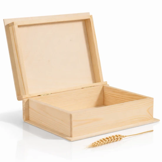 Drewniane pudełko na pamiątki 21 × 17 × 4,5 cm – kasetka z drewna lipowego