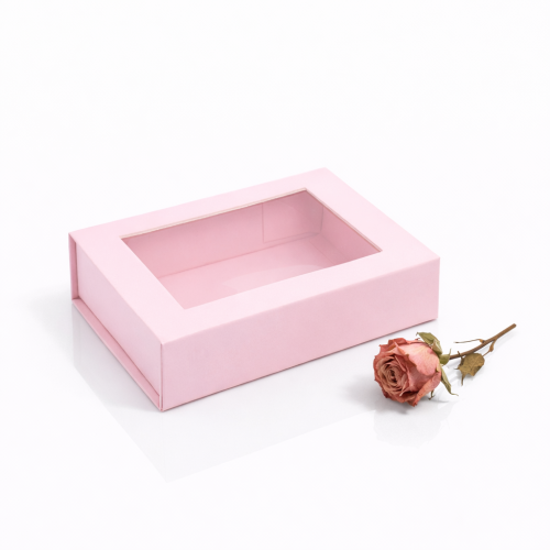 Pudełko magnetyczne B6 różowe z okienkiem 20×15×5,5 cm – kasetka prezentowa