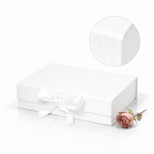 Pudełko magnetyczne A5 białe z wstążką 23,5×17×6 cm – elegancka kasetka prezentowa
