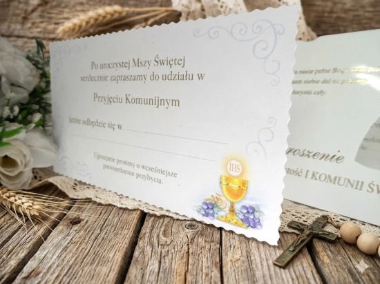 Zaproszenia z gotowym tekstem do uzupełnienia.