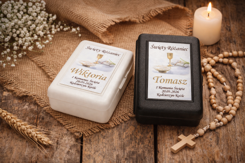 Etui komunijne z imieniem i datą.