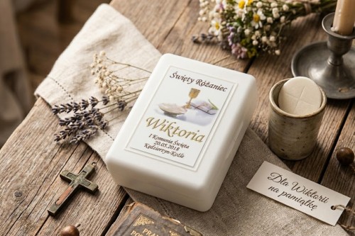 Kompaktowe pudełko na różaniec.