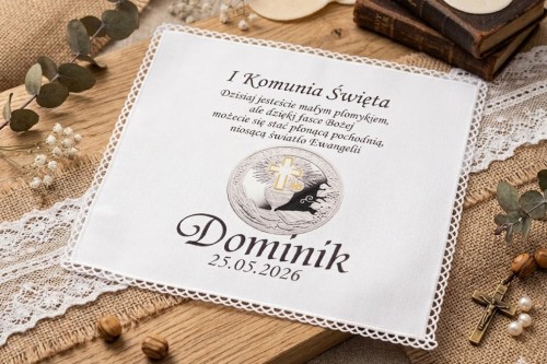 Atłasowa chusteczka z emblematem IHS.