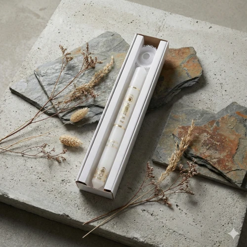 Swieca-na-Chrzest-Swiety-z-motywem-chrztu,-gromnica-z-okapnikiem-jako-pamiatka-sakramentu