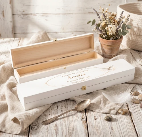Drewniane etui na świecę chrzcielną LUMEN™ z personalizacją