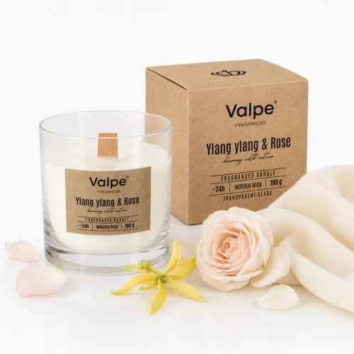 Świeca zapachowa YLANG YLANG & RÓŻA z drewnianym knotem – harmonia i wyciszenie