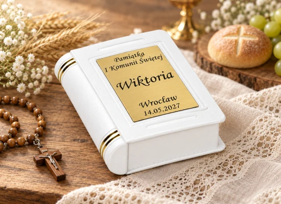 Grawer może zawierać nazwę uroczystości, imię dziecka, miejscowość i datę.