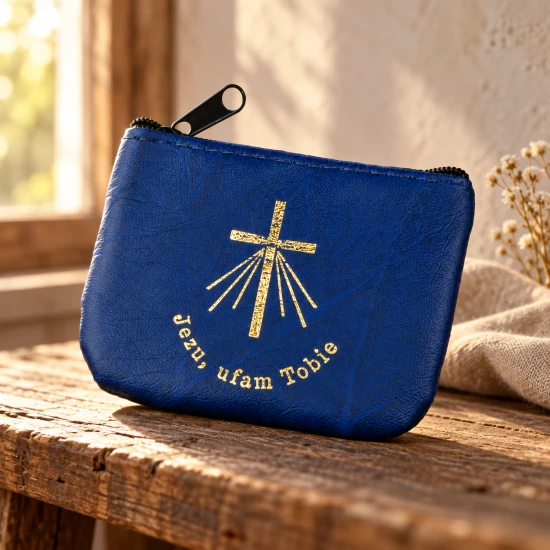 Etui na różaniec - eko skórka na zamek - niebieskie w aranżacji