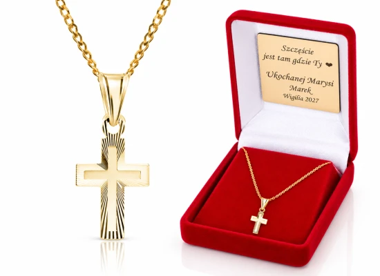 Złocony krzyżyk ze srebra próby 925 z diamentowanym wykończeniem.