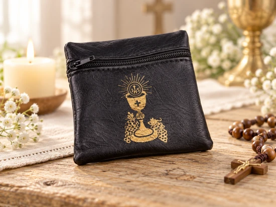 Etui na różaniec 8 × 8 cm – kompaktowe, idealne do kieszeni i torebki.