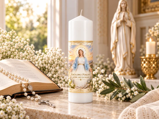 Świeca maryjna w ciepłym wnętrzu
