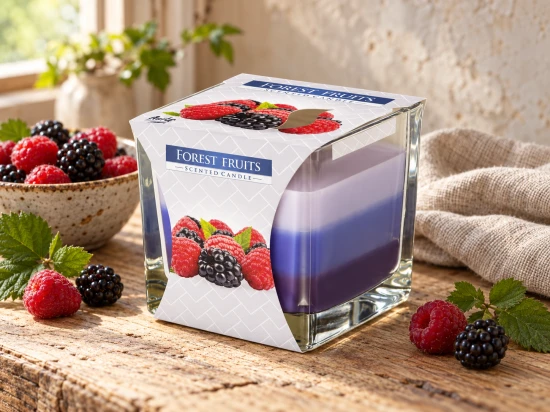 Obwolutę zdobią maliny i jeżyny oraz oznaczenie zapachu Forest Fruits.