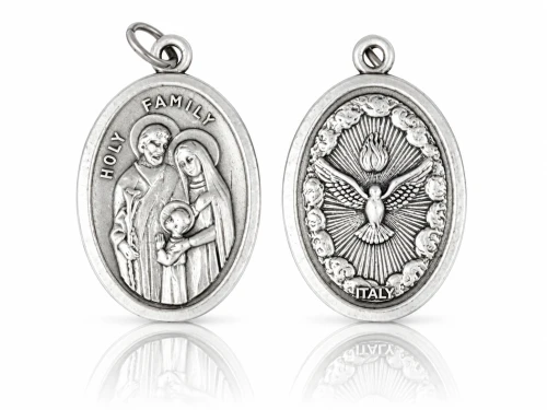 Na awersie medalika przedstawiono Maryję, św. Józefa i Dzieciątko Jezus.
