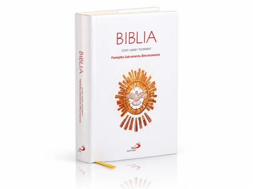 Biblia ma białą obwolutę z czerwonym tytułem i napisem Pamiątka Sakramentu Bierzmowania.