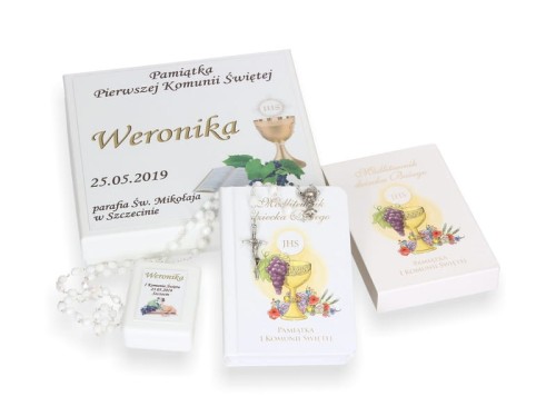 Książeczka i różaniec w eleganckim pudełeczku z imieniem BIEL