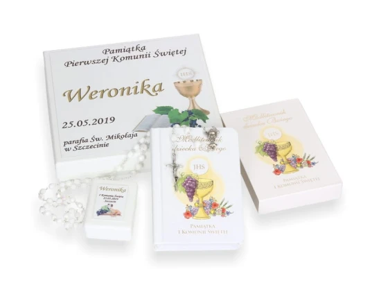 Książeczka i różaniec w eleganckim pudełeczku z imieniem BIEL