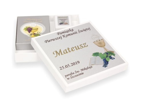 Książeczka i różaniec w eleganckim pudełeczku z imieniem PLATYNA