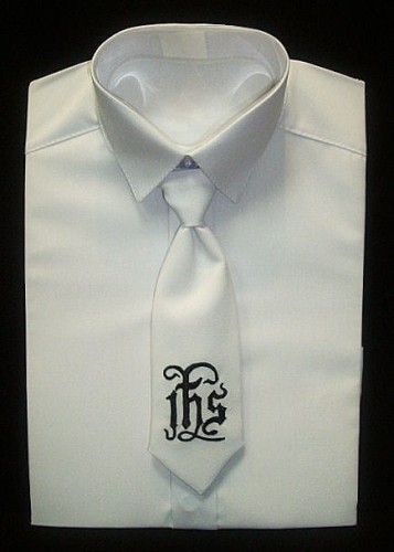 Krawat chłopięcy haftowany IHS