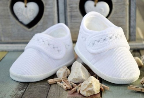 Sztruksowe buciki z haftem