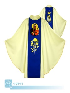 Ornat z wizerunkiem Matki Boskiej Częstochowskiej.