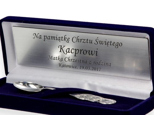Łyżeczka srebrna w granatowym pudełku z grawerem
